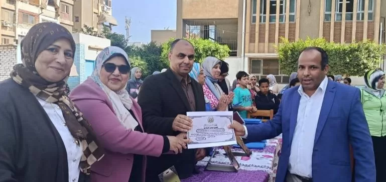 في احتفالية مبهجة.. مدرسة «صفية زغلول» بالسويس تختتم عامها الدراسي بمعرض شامل للأنشطة 3 - جريدة الجمهورية 3 47 - جريدة الجمهورية