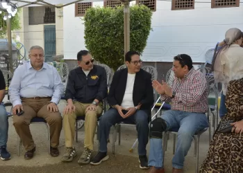 في أول أيام عيد الأضحى.. رئيس جامعة القاهرة يشارك أعضاء هيئة التدريس والعاملين فرحة تسلُّم الأضاحي ضمن مبادرة توفير اللحوم بأسعار مناسبة