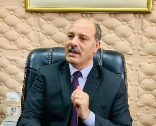 فصل «طالبتين» لمدة عام دراسي بمدرسة «سميرة موسى» الثانوية بالعجمي