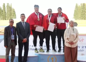 رئيس جامعة الإسكندرية يُكرم الطالبة «نور محمد» لتألقها في البطولة العربية لألعاب القوى بتونس