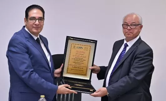 في سابقة هي الأولى من نوعها.. رئيس جامعة القاهرة يشهد اجتماع مجلس كلية الصيدلة داخل «مجموعة المستقبل الدوائية» 9 - جريدة الجمهورية 8 42 - جريدة الجمهورية