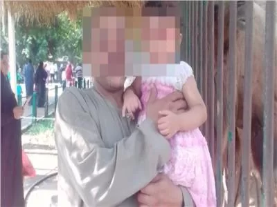 تخلص من زوجته وطفلته بالطعنات وأغلق الباب وهرب.. وسيدة شبرا الخيمة تمزق «شريك حياتها» بسكين المطبخ