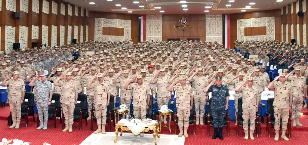 وزير الدفاع والإنتاج الحربى يلتقى عدداً من مقاتلى المنطقة الغربية العسكرية 4 - جريدة الجمهورية WhatsApp Image 2026 05 04 at 6.11.46 PM - جريدة الجمهورية