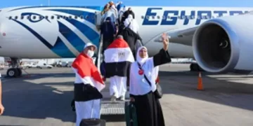 «لبيك اللهم لبيك».. انطلاق أول أفواج «حجاج القرعة» إلى الأراضي المقدسة