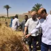 محافظ أسيوط يتفقد حصاد «الذهب الأصفر» بقرية درنكة ويتابع منظومة التوريد