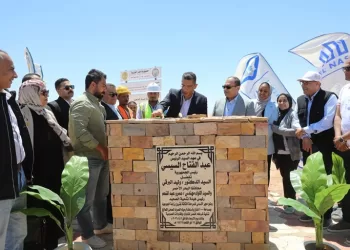 محافظ البحر الأحمر يضع حجر أساس المرحلة الثالثة لمشروع الجوجوبا العملاق