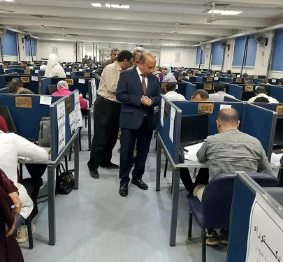 عميد طب قصر العيني يتابع امتحانات الدكتوراه ويشدد على الانضباط الكامل