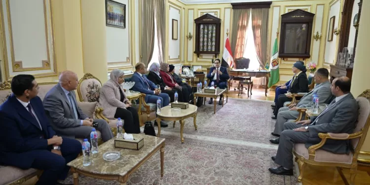 جامعة القاهرة تستقبل وفد هيئة ضمان الجودة لبحث اعتماد “التربية للطفولة المبكرة”