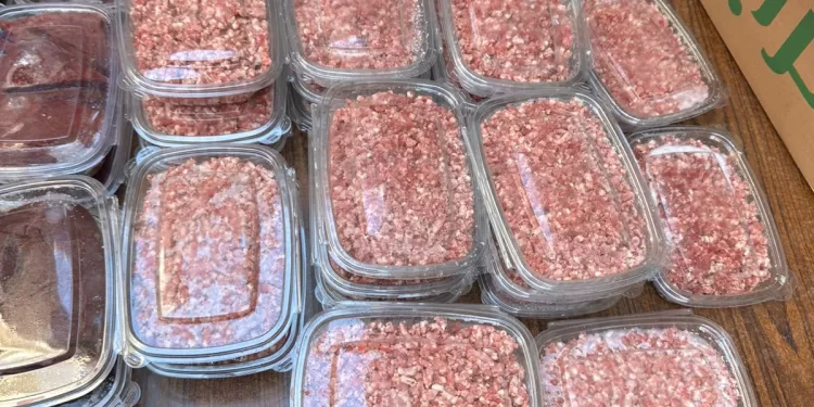 حملات بيطرية مكثفة بأسيوط تضبط 1.3 طن لحوم فاسدة خلال شهر