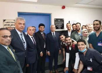 أطباء دفعة 38 بطب المنيا يدعمون المستشفى الجامعي بوحدة عناية مركزة للأطفال