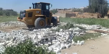 محافظ قنا يوجه بضربات حاسمة ضد التعديات بمركزي قوص ونجع حمادي