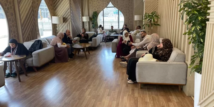 «لبيك اللهم لبيك».. بدء تفويج حجاج القرعة من المدينة المنورة إلى مكة المكرمة
