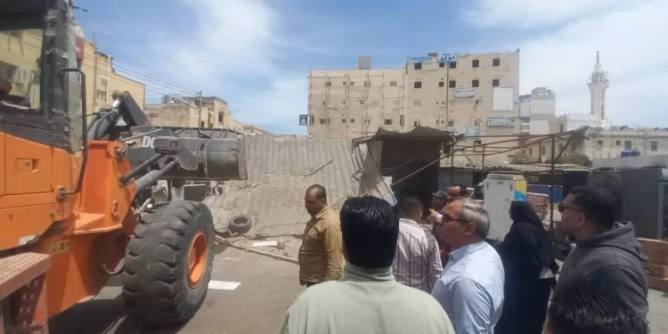 حملة مكبرة ببلطيم تزيل تعديات على مساحة 3770 مترًا