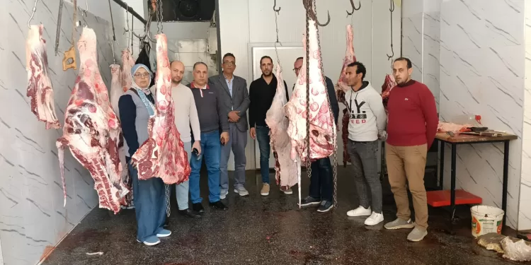 حملات مكثفة بالبحيرة تسفر عن ضبط أطنان من الأغذية غير الصالحة