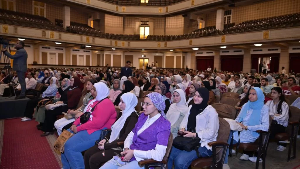 الملتقى الأول بجامعة القاهرة حول مواءمة التخصصات الجامعية لمتطلبات سوق العمل يشهد الإعلان عن مرصد وظائف المستقبل 6 - جريدة الجمهورية WhatsApp Image 2026 05 13 at 11.26.17 AM4 - جريدة الجمهورية