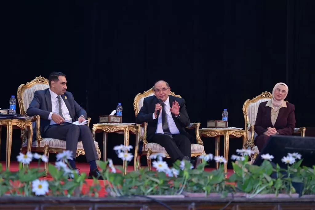 الملتقى الأول بجامعة القاهرة حول مواءمة التخصصات الجامعية لمتطلبات سوق العمل يشهد الإعلان عن مرصد وظائف المستقبل 8 - جريدة الجمهورية WhatsApp Image 2026 05 13 at 11.26.19 AM1 - جريدة الجمهورية