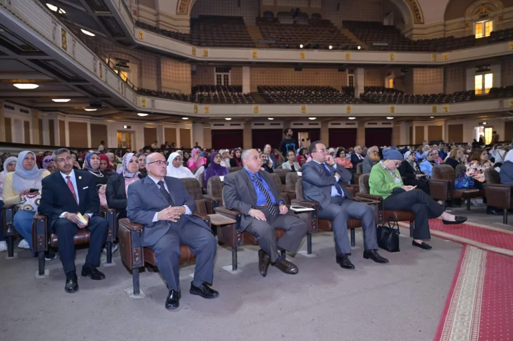 الملتقى الأول بجامعة القاهرة حول مواءمة التخصصات الجامعية لمتطلبات سوق العمل يشهد الإعلان عن مرصد وظائف المستقبل 12 - جريدة الجمهورية WhatsApp Image 2026 05 13 at 11.26.20 AM2 - جريدة الجمهورية