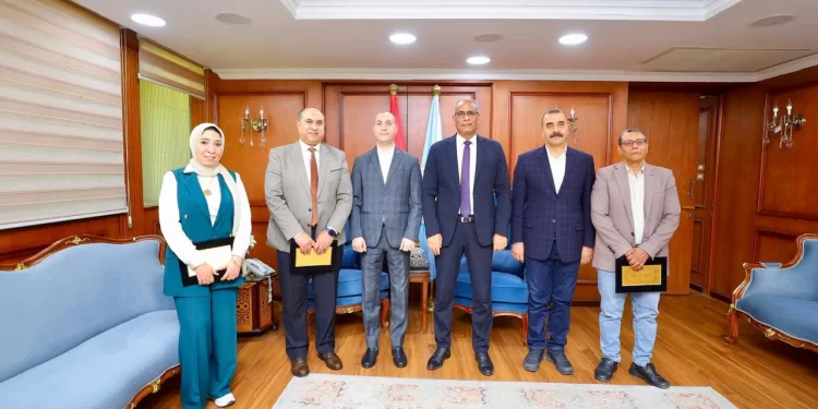 محافظ كفر الشيخ يكرم كوادر مركز الأورام للحصول على «الاعتماد الكامل» بنسبة 96% 1 - جريدة الجمهورية محافظ كفر الشيخ يكرم كوادر مركز الأورام للحصول على «الاعتماد الكامل» بنسبة 96%