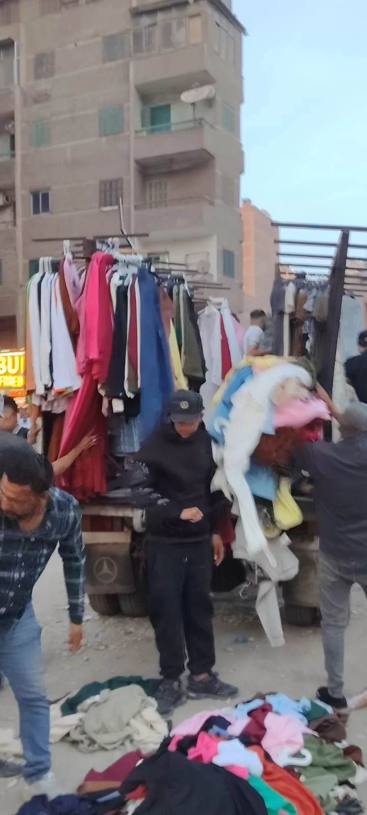 حي الهرم يشن حملة مكبرة لرفع الإشغالات ومصادرة «فروشات» الأغنام بفيصل والطوابق 7 - جريدة الجمهورية WhatsApp Image 2026 05 14 at 9.06.10 PM 1 - جريدة الجمهورية