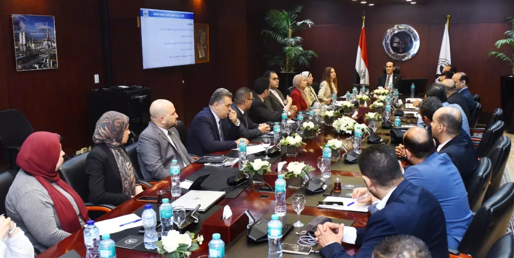 رئيس «هيئة الاستثمار» يستعرض خطط تطوير الأداء الاقتصادي ورقمنة الخدمات 4 - جريدة الجمهورية WhatsApp Image 2026 05 16 at 4.31.57 PM 1 - جريدة الجمهورية
