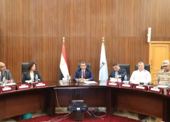 حزمة قرارات لمحافظ البحر الأحمر في المجلس التنفيذي: طوارئ لعيد الأضحى وافتتاح مجزر الغردقة الجديد