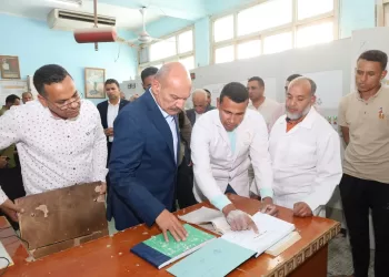 محافظ السويس يتفقد مطاحن «شرق الدلتا» ويشدد على الالتزام بمواصفات وزارة التموين