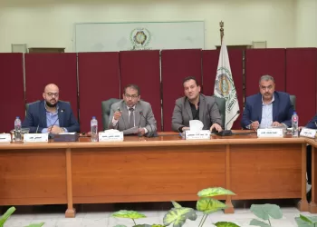 مجلس أمناء «العاشر من رمضان» يبحث ملفات مأوى الكلاب الحرة ودعم منظومة الإطفاء والصحة