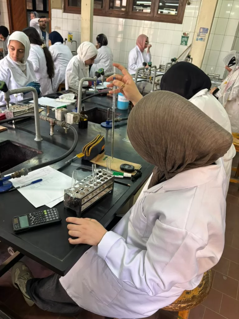 طلاب كليات القطاع الصحي بجامعة القاهرة الأهلية يؤدون الامتحانات العملية في أجواء من الانضباط والتنظيم 12 - جريدة الجمهورية WhatsApp Image 2026 05 25 at 2.15.04 PM - جريدة الجمهورية