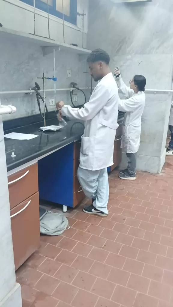 طلاب كليات القطاع الصحي بجامعة القاهرة الأهلية يؤدون الامتحانات العملية في أجواء من الانضباط والتنظيم 15 - جريدة الجمهورية WhatsApp Image 2026 05 25 at 2.15.17 PM - جريدة الجمهورية