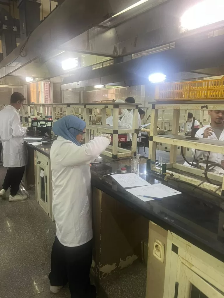 طلاب كليات القطاع الصحي بجامعة القاهرة الأهلية يؤدون الامتحانات العملية في أجواء من الانضباط والتنظيم 22 - جريدة الجمهورية WhatsApp Image 2026 05 25 at 2.15.19 PM 2 - جريدة الجمهورية