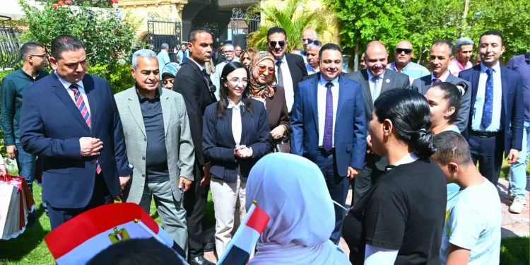 قيادات البحيرة يُشاركون أطفال «دار المروة» بكفر الدوار فرحة عيد الأضحى