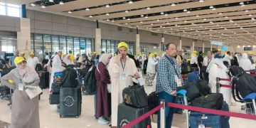 بدء تفويج حجاج السياحة المصريين إلى أرض الوطن.. و8 رحلات جوية تغادر اليوم