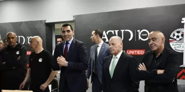 عقب الفوز على روسيا ودّيًا.. وزير الرياضة يلتقي «الفراعنة» ويؤكد ثقته في تشريف الكرة المصرية بالمونديال