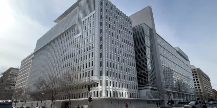 البنك الدولي يضخ مليار دولار لدعم الاقتصاد المصري وخلق فرص عمل جديدة 1 - جريدة الجمهورية البنك الدولي يضخ مليار دولار لدعم الاقتصاد المصري وخلق فرص عمل جديدة