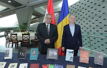 مستشار رئيس رومانيا يزور مكتبة الإسكندرية