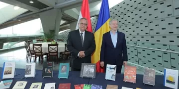 مستشار رئيس رومانيا يزور مكتبة الإسكندرية
