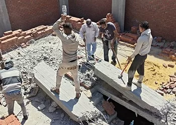 تنفيذ 20 حالة إزالة وإيقاف لأعمال بناء مخالف بأحياء الإسكندرية