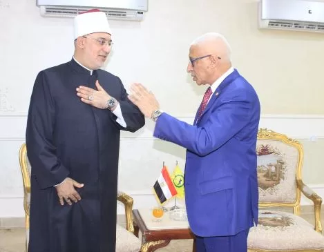 محافظ شمال سيناء يستقبل مفتي الجمهورية لبحث تعزيز الوعي ونشر الفكر الوسطي 4 - جريدة الجمهورية 1 36 - جريدة الجمهورية
