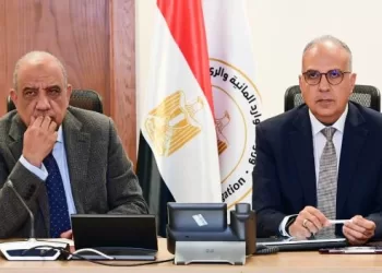 «سويلم» و«عصمت» يبحثان التوسع في استخدام الطاقة الشمسية بمحطات الموارد المائية والري 3 - جريدة الجمهورية «سويلم» و«عصمت» يبحثان التوسع في استخدام الطاقة الشمسية بمحطات الموارد المائية والري