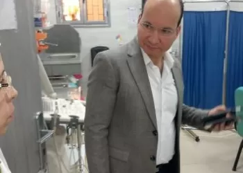 وكيل وزارة الصحة بالدقهلية يتفقد مستشفى صدر المنصورة لمتابعة الجاهزية لزيارة الاعتماد