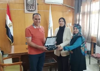 صحة بني سويف تكرم «نارمين محمود» لجهودها المتميزة في دعم برامج تنظيم الأسرة ونوادي المرأة 4 - جريدة الجمهورية صحة بني سويف تكرم «نارمين محمود» لجهودها المتميزة في دعم برامج تنظيم الأسرة ونوادي المرأة