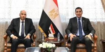 وزيرا «الشباب والرياضة» و«العمل» يبحثان تعزيز التعاون في التأهيل المهني وتقنين أوضاع الأجانب بالأندية