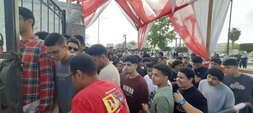 انطلاق امتحانات الثانوية العامة بالسويس.. استنفار أمني وتسهيلات لنقل الطلاب 3 - جريدة الجمهورية 2 82 - جريدة الجمهورية