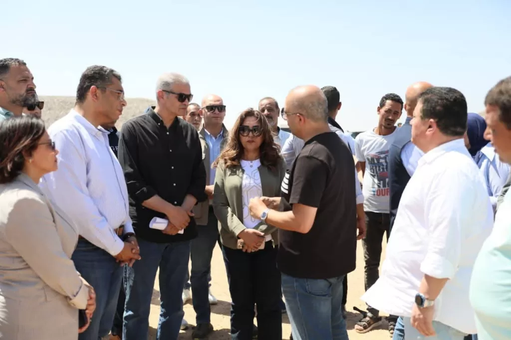 احتفالاً باليوم العالمي للبيئة .. وزيرة التنمية المحلية تتابع مشروعات بيئية وتنموية بالبحر الأحمر والمدفن الصحي برأس غارب 2 - جريدة الجمهورية 2222 3 - جريدة الجمهورية