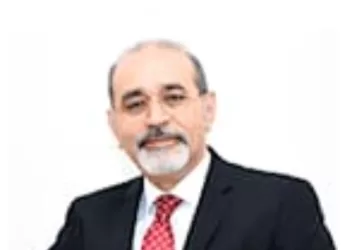 مدير تحرير «الجمهورية» يهنئ السفير وائل حنفي توليه مهام سفير مصر لدى ألمانيا