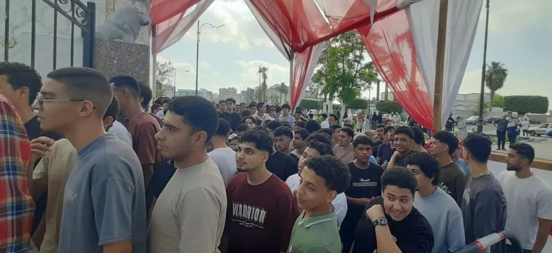 انطلاق امتحانات الثانوية العامة بالسويس.. استنفار أمني وتسهيلات لنقل الطلاب 4 - جريدة الجمهورية 4 49 - جريدة الجمهورية