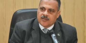 محافظ الشرقية يُجازي «٥٧» موظفاً بالجهاز الإداري والوحدات الخدمية لإهمالهم في العمل