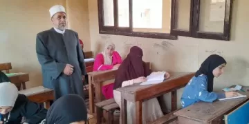 آلام ولادة مفاجئة لطالبة أزهرية داخل لجنة «النحو» بالشرقية