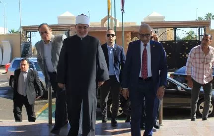 محافظ شمال سيناء يستقبل مفتي الجمهورية لبحث تعزيز الوعي ونشر الفكر الوسطي 7 - جريدة الجمهورية 6 12 - جريدة الجمهورية