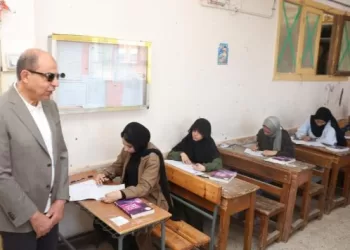 محافظ المنيا يتفقد عدداً من اللجان ويوجه بتوفير الأجواء المناسبة للطلاب